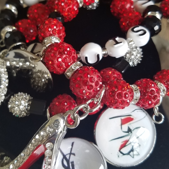 Fashion beaded and bangle charm bracelet set - Picture 2 of 8